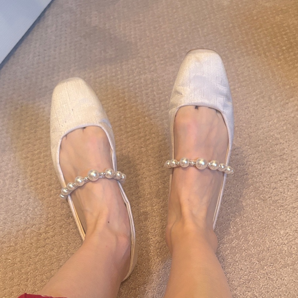 Dolce Vita Cream Pearl Flats - Picture 2 of 10